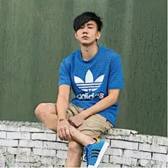 KAWS亲身示范高科技外套