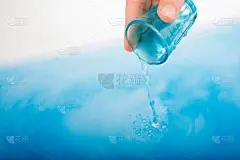 水,玻璃,动物手,自然,寒冷,水平画幅,蓝色,人,饮料,水滴
