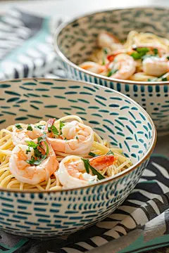 泰国菜肴美味虾仁面食