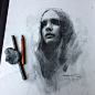 素描画到如此，真不错。n(*≧▽≦*)n（by Casey Baugh）