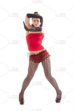 Go-go舞者作为脱衣舞娘在性感的红色服装跳舞