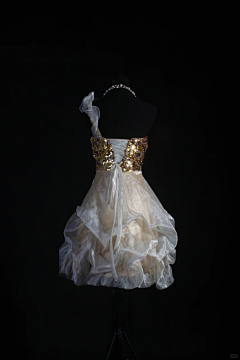 lilith6088采集到服饰时装婚纱布料