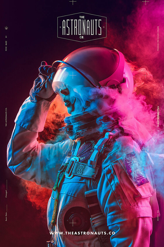 大气色彩烟雾宇航员平面海报设计鉴赏 - ...