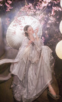 灰二麻麻采集到古风拍摄小姐姐