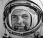 尤里·阿列克谢耶维奇·加加林（1934年3月9日—1968年3月27日，身高159cm)

世界第一名太空人，苏联英雄，苏联太空人，苏联红军上校飞行员，是第一个进入太空的地球人