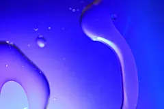 蓝色抽象丰富多彩的背景泡沫的肥皂与泡泡油水混合物水波水纹油水彩油画肌理水彩油画艺术水彩金色水滴花生油植物油818A3709 – 饿狐背景网站-微距高清设计素材免费图片下载海报壁纸摄影背景素材，背景图，背景墙，背景板，背景图片，背景纹理，背景板设计，背景材质，背景大图