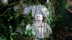 //
Lisa and the Devil(1974)
dir.Mario Bava

马里奥·巴瓦到这部里已经把变焦和广角镜头玩到极致了，很难说以后的意大利电影在这类运镜上有无受其影响。巴瓦擅长把哥特氛围融进铅黄电影里，这部尤甚，古堡/雕像/恶魔/烛台，确实诡异绮丽。

支离破碎的梦境和虚实相交，这部倒是有一层爱情包裹着，最后 ​​​​...展开全文c