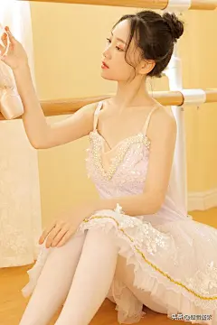 HD高清全面屏手机锁屏壁纸：舞蹈女孩-今日头条