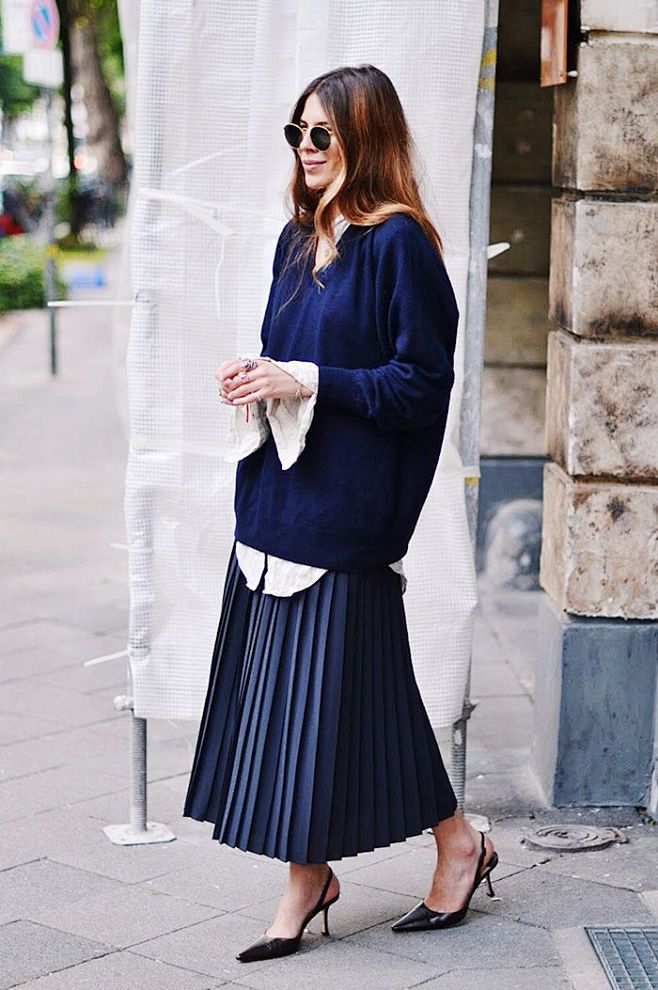 Pleated skirt + kitt...