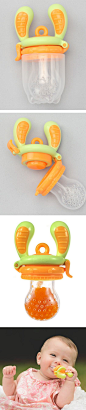 Food Feeder to introduce little ones to solid foods. Doubles as a teether when used with frozen food or ice. BPA-free and Phthalate-free.