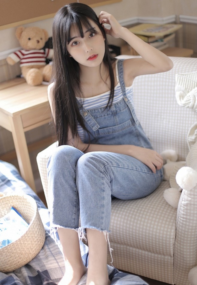 清纯美女撩人可爱邻家女孩性感私房笑容写真5唯一图库