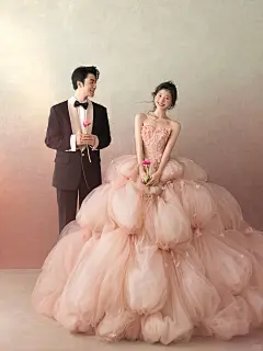 全家人都爱的婚纱照，已经设置成手机壁纸啦 - 小红书