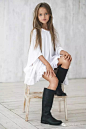  
Kristina Pimenova
Kristina在 2005年12月27号出生于莫斯科。她的母亲也曾是一名模特，父亲是足球运动员。
她三岁开始走秀。现在已经手握各种时尚大牌的合同，登上过Vogue Bambini杂志的封面，各种社交账号粉丝数也超过3百万。
2014年还被评为全球最美的女孩儿。