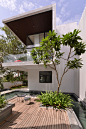 Courtyard House by Abin Design Studio (8)