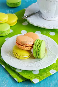 五颜六色的意大利面杏仁蛋糕。Makarons,