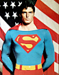 《超人》
所有漫画类科幻电影的代表
       超人，英文名：Superman，又名钢铁之人，明日之人，氪星最后之子。他是一位虚构的超级英雄，美国漫画中的经典代表人物，创作于1932年，直到1938年才在DC漫画的多种刊物连载至今，还被改编成动画、电影、电视剧、广播剧、舞台剧。故事讲述的是一个母星被毁灭的外星婴儿被送到地球被人类夫妇抚养，成年后化身为超级英雄保护人类。原作者是Jerry Siegel与Joe Shuster，他们在1938年仅以130美元将版权卖给DC漫画公司，从40年代末期开始了与DC