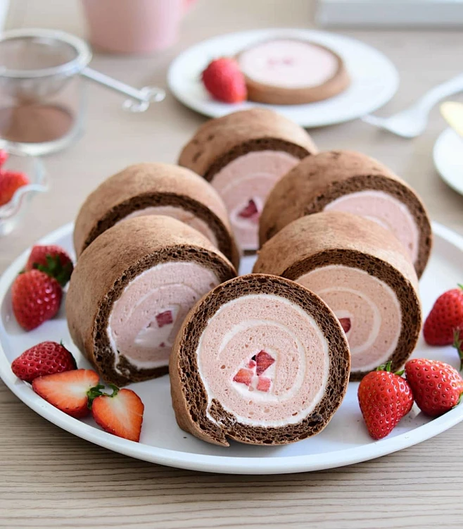 Strawberry ＆Chocolate rolls 草莓 巧克力 奶油 瑞士卷-花瓣网