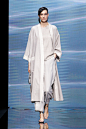 Giorgio Armani Spring 2021 Ready-to-Wear Fashion Show : The complete Giorgio Armani Spring 2021 Ready-to-Wear fashion show now on Vogue Runway.