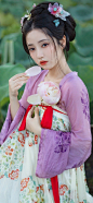 我是人间客，闲来听花落
采集@别致的七
cr：花间