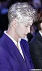 紫衣，白发，东华帝君