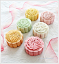 Anncoo Journal: Snowskin Mooncakes 冰皮月饼 (2012) Really want to make these for my mom for the weekend