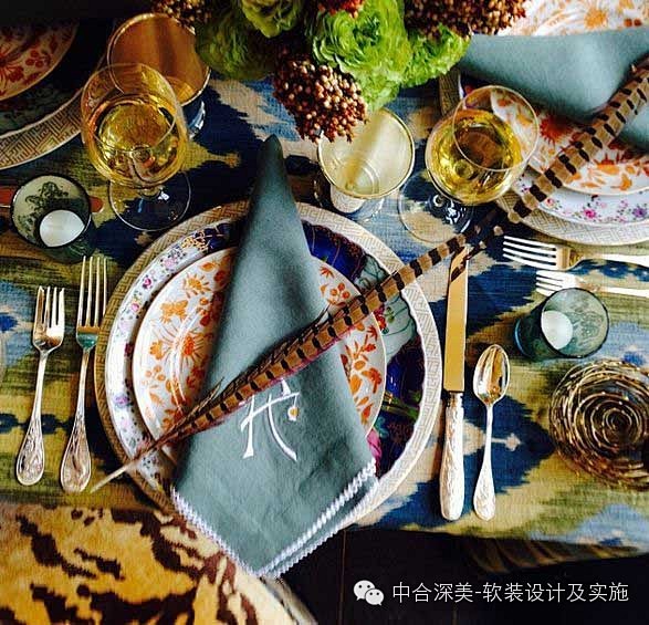 豹纹+印花餐盘+羽毛
野性十足 草原上奔...