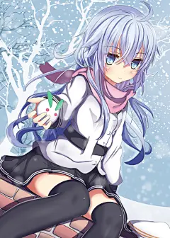 红色眼睛的脆弱小动物。雪兔与少女特辑 : 用冬日里依旧生机勃勃的翠绿叶子做耳朵、南天竹的红色果实做眼睛、冰冷的白雪做身体……。兔子形状的雪人·雪兔又白又可爱，一旦变暖就会立刻融化，其存在真是很梦幻啊。少女小心翼翼地捧着雪兔的样子纤细又美丽，真是冬天里非常想看到的光景呢。这次，就为大...