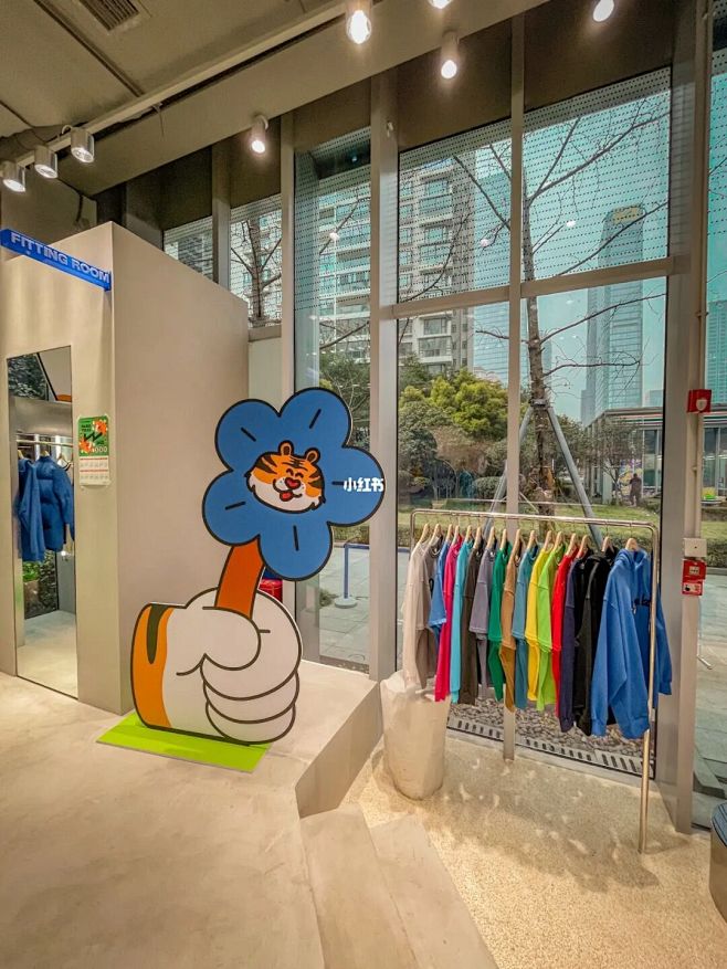 成都探店｜小老虎居然也要喝咖啡穿新衣服‼...