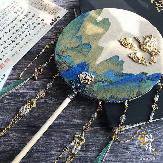 千里江山/瑞鹤图 - 临殊长柄团扇宫扇汉服摄影工艺扇中国风古典-淘宝网