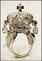 Cullinan 以皇冠為主題的18K20K白金鑽石指環，皇冠上鑲滿精選鑽石，皇冠底部分別鑲有六顆重0.3克拉或以上附有 GIAHRD 證書的 D-IF 級鑽石，並以歷史上最著名及體積最大的鑽石命名~~~(
