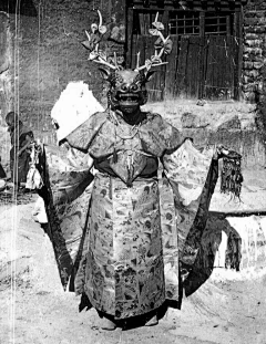 Zi笼中人酩酊似醉采集到萨满