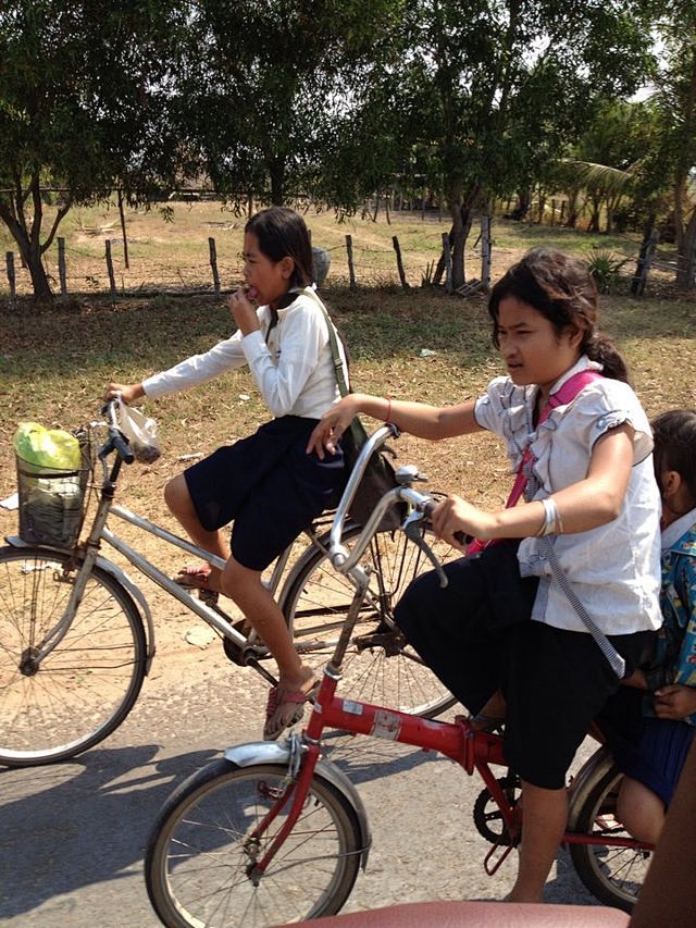 啊柬埔塞学生柬埔寨英语儿童图片柬埔寨儿童服务柬埔寨小孩柬埔寨校服