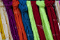 染色传统手工丝绸染色不同颜色的丝绸