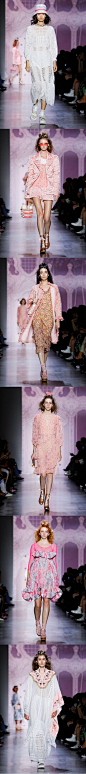 Anna Sui SS 2020 New York Show ​ ​​​

花里胡哨带点可爱的Anna Sui 20春夏系列，有些look和眼镜还蛮好看的。 ​​​​