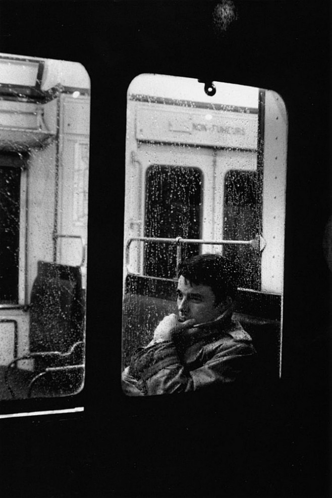 《相框》之一　　摄影：Jeanloup ...