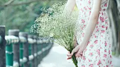 小清新女生背影 ,花束,裙子,唯美壁纸