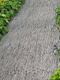 Slate garden path for a very dynamic effect. Use for secondary or tertiary paths on a system. Not for high traffic.