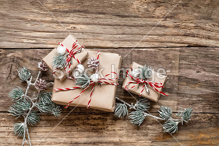 圣诞礼品和装饰品木制背景#新年# #20...