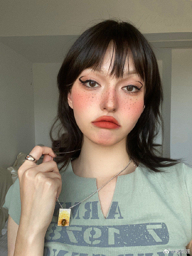 近期罕见九宫格自拍️ ​​​​