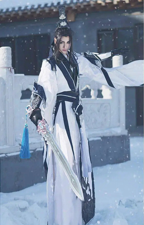 美男古装美男白衣黑边道袍？道士？少侠？_结果.webp