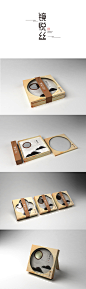 #洛客作品#创意礼品#谭木匠第二届包装设计大赛一等奖作品，包装从整体效果出发，让产品、包装盒、包装盒内衬画面三者结合形成了一幅完整的山水画。 镜子是画面中的月亮，梳子是画面中的山峰；当每天早上醒来请摘下月亮为你梳妆，再取下水峰为你梳理丝丝发丝。梳妆完毕之后请将月亮和山峰放回他原来的地方。 整个包装充分考虑到了后期延用问题，因为包装和产品是一件完整的作品(详见效果图)，他们离了谁都无法圆满，那便是镜子与梳子的爱情故事，那也是“镜悦丝”。 _B包装 #率叶插件，让花瓣网更好用#