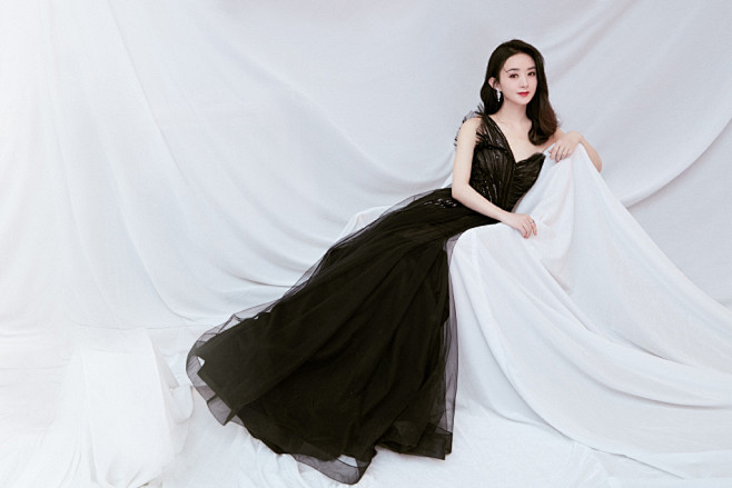 赵丽颖出席2019微博之夜拍摄-花雕美图...