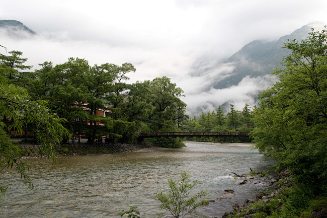 Azusa_River_01.jpg (...