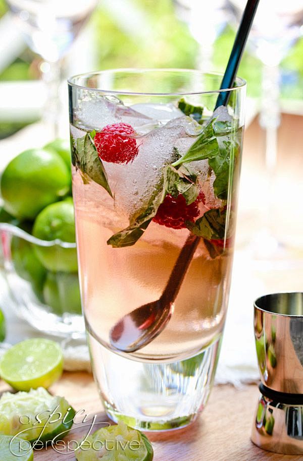 Raspberry Basil Moji...
