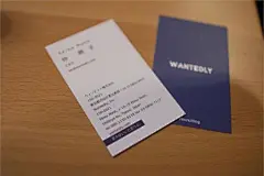 less is more，極具創意的名片設計 : 名片作用屬性即交往，交往必然涉及到形象宣傳的問題，小小的一張名片不僅代表你的身份與地位、個人的品味取向，更是展示企業/公司形象的絕佳途徑。無論你是哪個行業，餐飲酒店還是互聯網金融製造貿易……一些小而美的名片設計，則在這樣的交往中為你加分不
