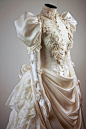 复古礼服细节  美图欣赏 #绘画资料# #时装设计细节# ​​​​