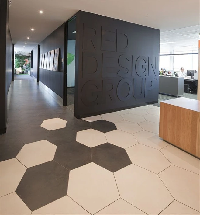 Red Design Group Office-花瓣网