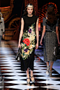 dolce-and-gabbana-fall-winter-2016-17-women-fashion-show-runway-55