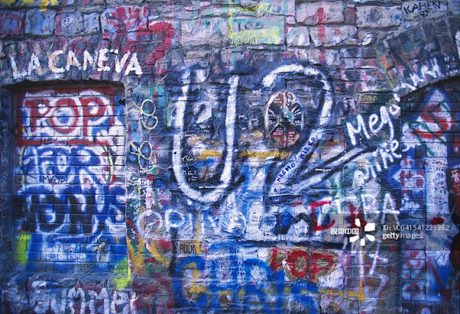 U2 Graffiti on Wall