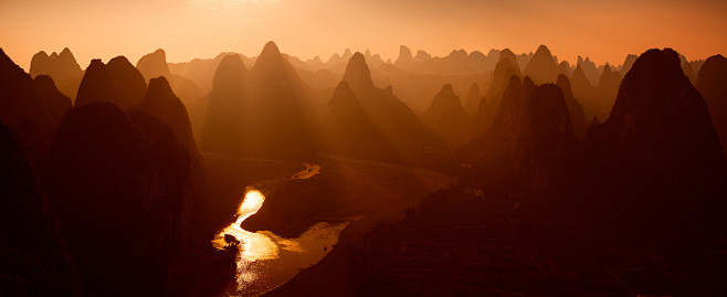 Sunset over Li river...